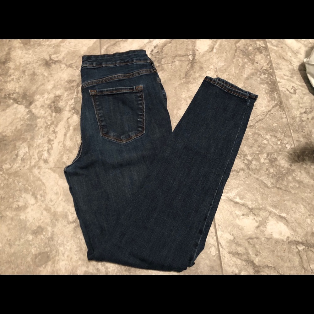 Old Navy Rockstar Mid Rise Jeans Size 10